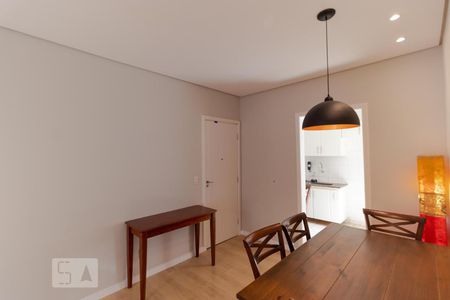 Apartamento para alugar com 79m², 3 quartos e 1 vagaSalas