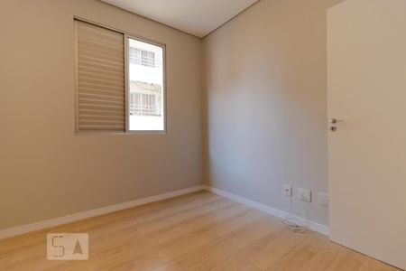 Apartamento para alugar com 79m², 3 quartos e 1 vagaQuarto 02