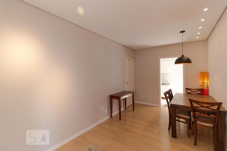 Apartamento para alugar com 79m², 3 quartos e 1 vagaSalas