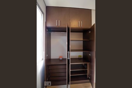 Apartamento para alugar com 79m², 3 quartos e 1 vagaSuíte - Armário