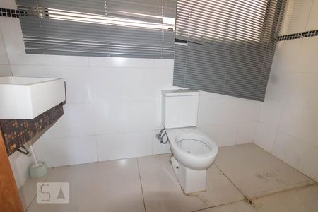 Casa à venda com 480m², 4 quartos e 6 vagasBanheiro da Suíte 4