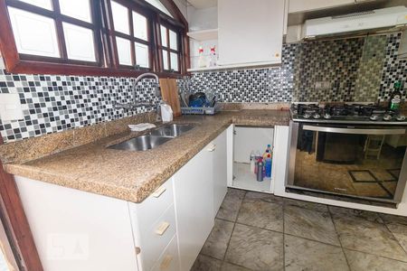 Casa à venda com 480m², 4 quartos e 6 vagasCozinha