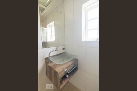 Casa à venda com 480m², 4 quartos e 6 vagasBanheiro da Suíte 2