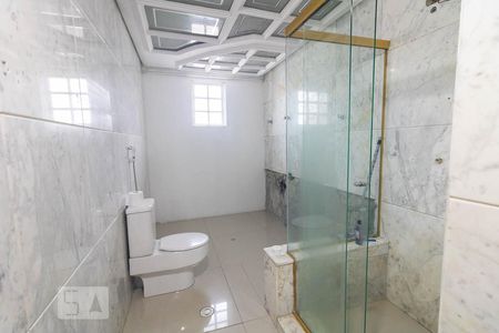 Casa à venda com 480m², 4 quartos e 6 vagasBanheiro da Suíte 3