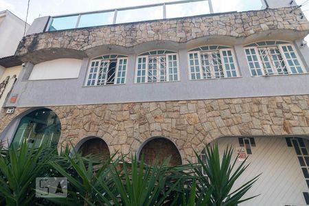 Casa à venda com 480m², 4 quartos e 6 vagasFachada da Casa