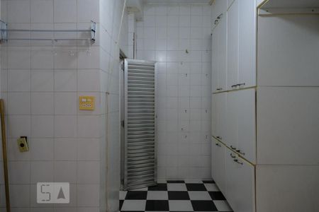 Apartamento à venda com 70m², 2 quartos e 1 vagaÁrea de Serviço
