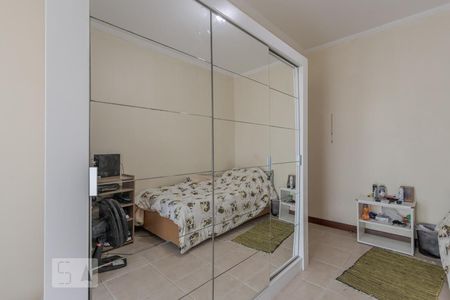 Quarto 1 de casa à venda com 3 quartos, 40m² em Vila Ipiranga, Porto Alegre