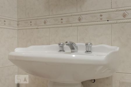 Casa à venda com 40m², 3 quartos e 3 vagasBanheiro 1