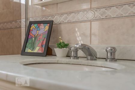 Casa à venda com 40m², 3 quartos e 3 vagasBanheiro da Suíte