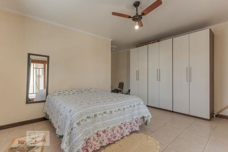 Casa à venda com 40m², 3 quartos e 3 vagasSuíte