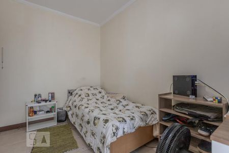Quarto 1 de casa à venda com 3 quartos, 40m² em Vila Ipiranga, Porto Alegre