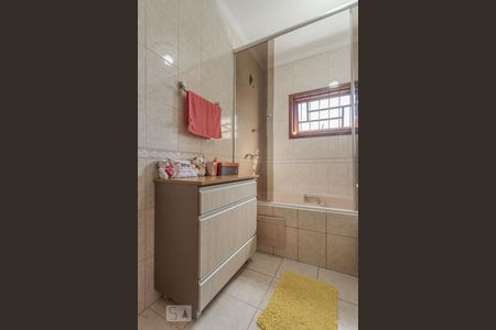 Casa à venda com 40m², 3 quartos e 3 vagasBanheiro da Suíte