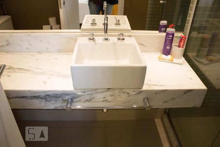 Apartamento para alugar com 69m², 2 quartos e 1 vagaBanheiro