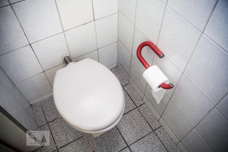 Apartamento para alugar com 60m², 2 quartos e sem vagaDetalhe do banheiro