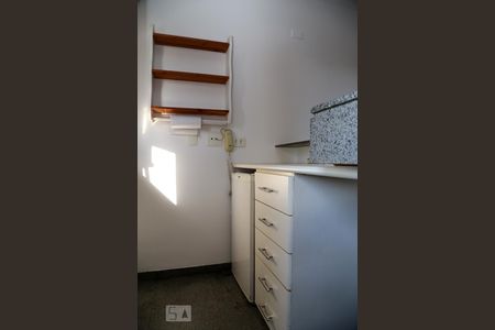 Cozinha de apartamento à venda com 1 quarto, 28m² em Vila Suzana, São Paulo