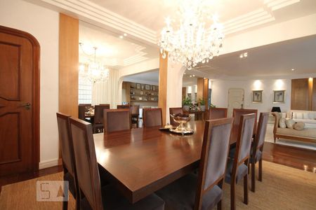 Sala de casa para alugar com 3 quartos, 469m² em Aclimação, São Paulo