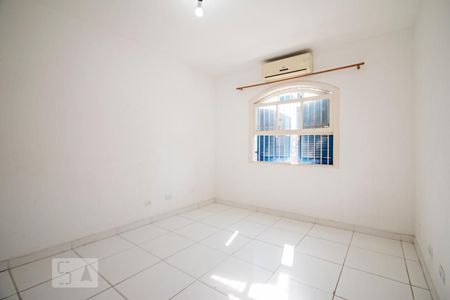 Casa à venda com 160m², 3 quartos e 2 vagasSuite