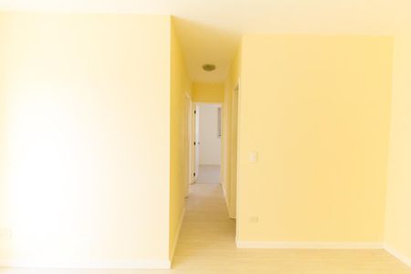 Corredor de apartamento para alugar com 3 quartos, 58m² em Vila Pereira Barreto, São Paulo