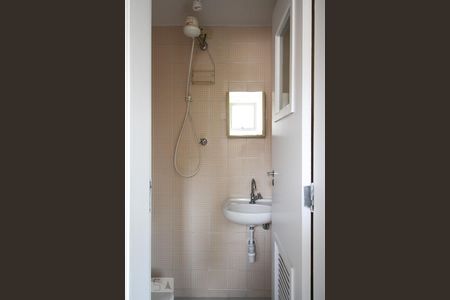 Apartamento à venda com 78m², 2 quartos e 2 vagas Apartamento à venda com 78m², 2 quartos e 2 vagasBanheiro de Serviço