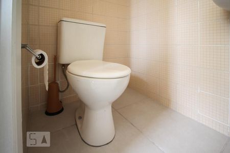 Apartamento à venda com 78m², 2 quartos e 2 vagas Apartamento à venda com 78m², 2 quartos e 2 vagasBanheiro de Serviço