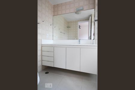 Apartamento à venda com 78m², 2 quartos e 2 vagas Apartamento à venda com 78m², 2 quartos e 2 vagasBanheiro da Suíte