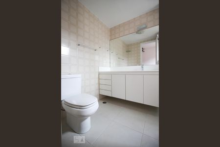 Apartamento à venda com 78m², 2 quartos e 2 vagas Apartamento à venda com 78m², 2 quartos e 2 vagasBanheiro da Suíte