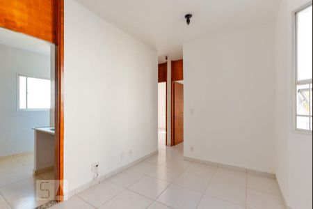 Sala de Apartamento com 2 quartos, 58m² Vila Carminha 