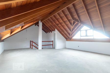 Casa de condomínio à venda com 233m², 3 quartos e 3 vagasSótão