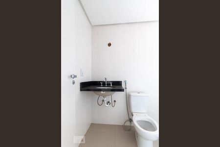 Casa de condomínio à venda com 233m², 3 quartos e 3 vagasBanheiro 1