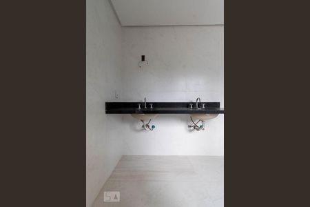 Casa de condomínio à venda com 233m², 3 quartos e 3 vagasBanheiro da Suíte