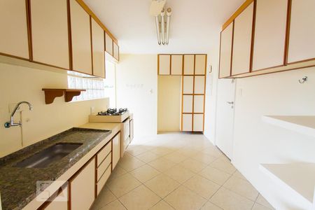 Apartamento à venda com 110m², 2 quartos e 3 vagasCozinha