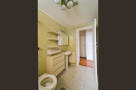 Apartamento à venda com 110m², 2 quartos e 3 vagasBanheiro da Suíte 2