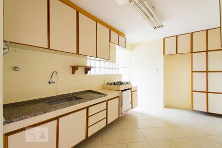 Apartamento à venda com 110m², 2 quartos e 3 vagasCozinha