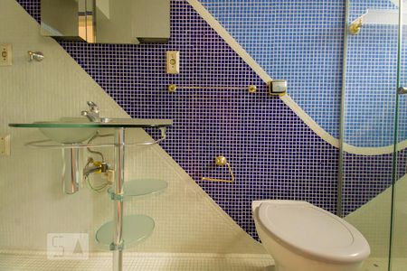 Apartamento à venda com 110m², 2 quartos e 3 vagasBanheiro da Suíte 1