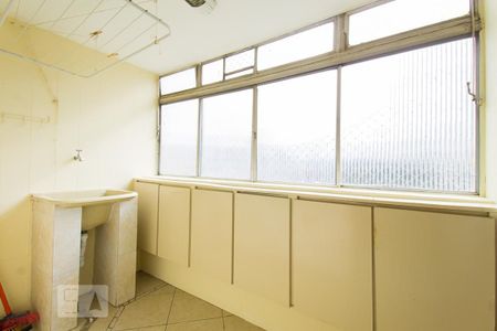 Apartamento à venda com 110m², 2 quartos e 3 vagasLavanderia