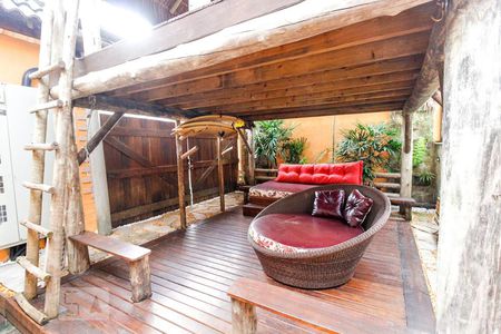 Casa de condomínio à venda com 300m², 5 quartos e 1 vagaÁrea externa - Deck