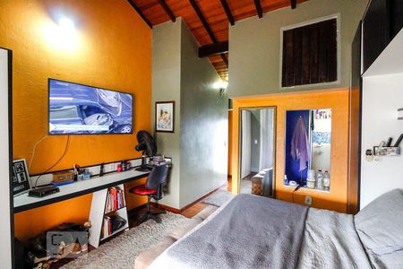 Casa de condomínio à venda com 300m², 5 quartos e 1 vagaSuíte 2