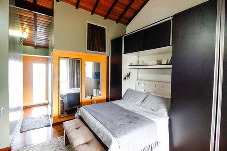 Casa de condomínio à venda com 300m², 5 quartos e 1 vagaSuíte 2