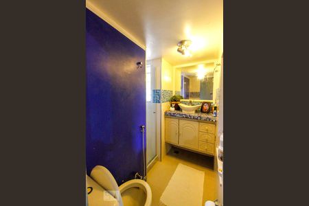 Casa de condomínio à venda com 300m², 5 quartos e 1 vagaBanheiro da Suíte 2