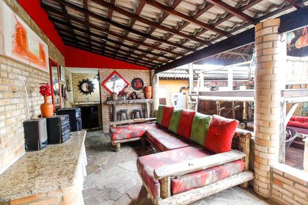 Casa de condomínio à venda com 300m², 5 quartos e 1 vagaÁrea externa - Cozinha