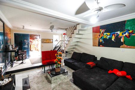 Casa de condomínio à venda com 300m², 5 quartos e 1 vagaSala