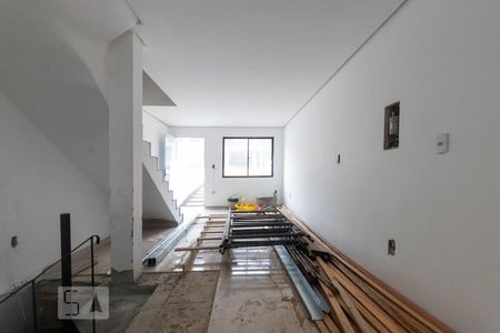 Casa de condomínio para alugar com 120m², 2 quartos e 2 vagasSala de Estar