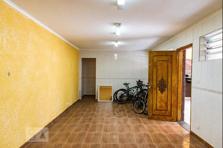 Casa à venda com 365m², 3 quartos e 3 vagasSalão da garagem