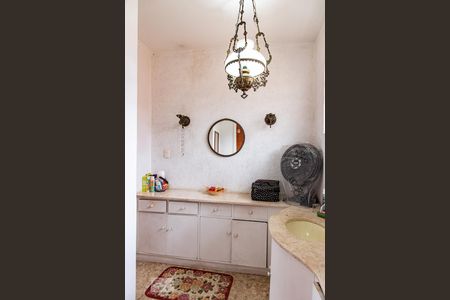 Casa à venda com 365m², 3 quartos e 3 vagasBanheiro da suíte