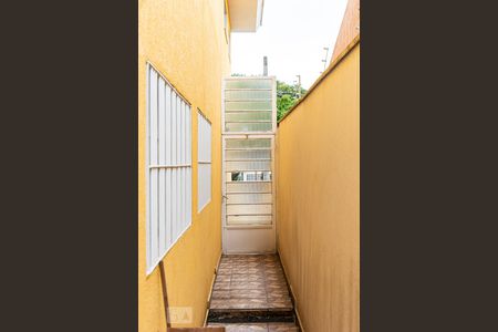 Casa à venda com 365m², 3 quartos e 3 vagasCorredor lateral 1