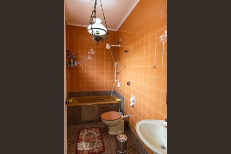 Casa à venda com 365m², 3 quartos e 3 vagasBanheiro da suíte