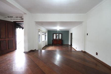Sala de casa à venda com 4 quartos, 240m² em Vila Brasilio Machado, São Paulo