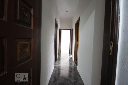 Casa à venda com 300m², 4 quartos e 2 vagasCorredor