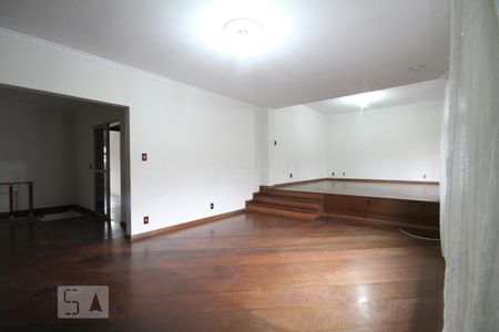 Sala de casa à venda com 4 quartos, 240m² em Vila Brasilio Machado, São Paulo