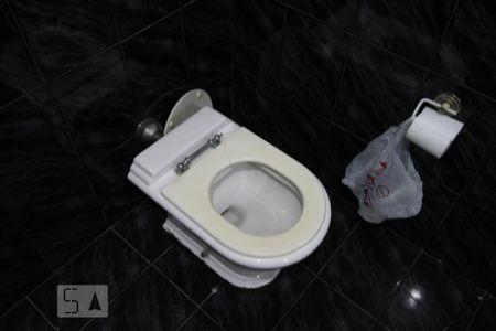 Casa à venda com 300m², 4 quartos e 2 vagasBanheiro 2